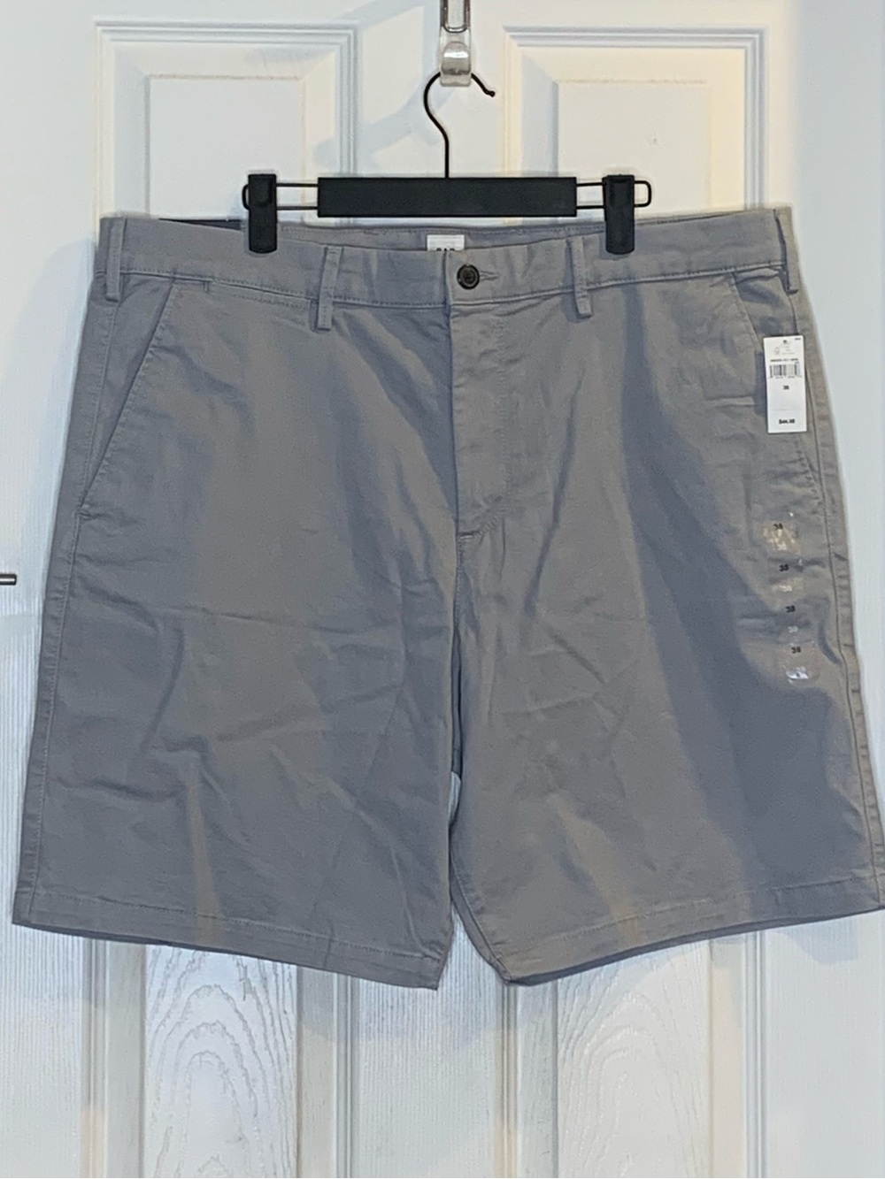 GAP Essential Khaki 9” Short Size 38 Gray